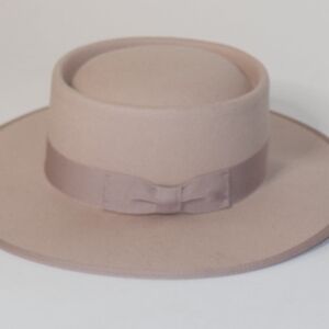 NWOT OLIVE & PIQUE "Vida" Structured Wool Felt Gambler Hat, Blush/Beige